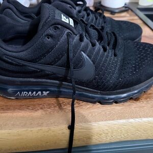 Nike Air Max Men's Black Athletic Shoes